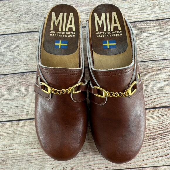 MIA Swedish Clogs Sz 37/7 Brown Gold Chain Slip On Wooden Leather - Picture 2 of 10